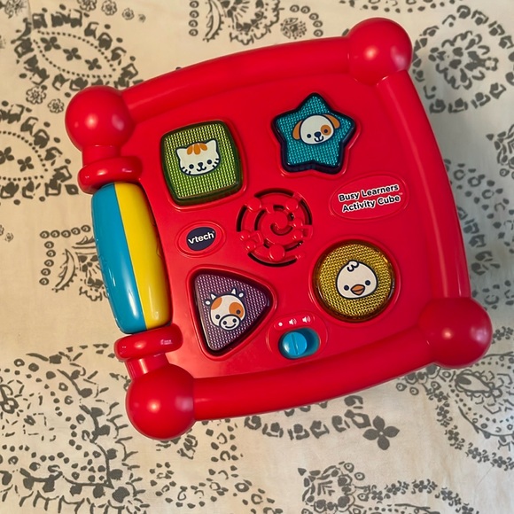 Vtech Busy Learners Activity Cube - Picture 2 of 5
